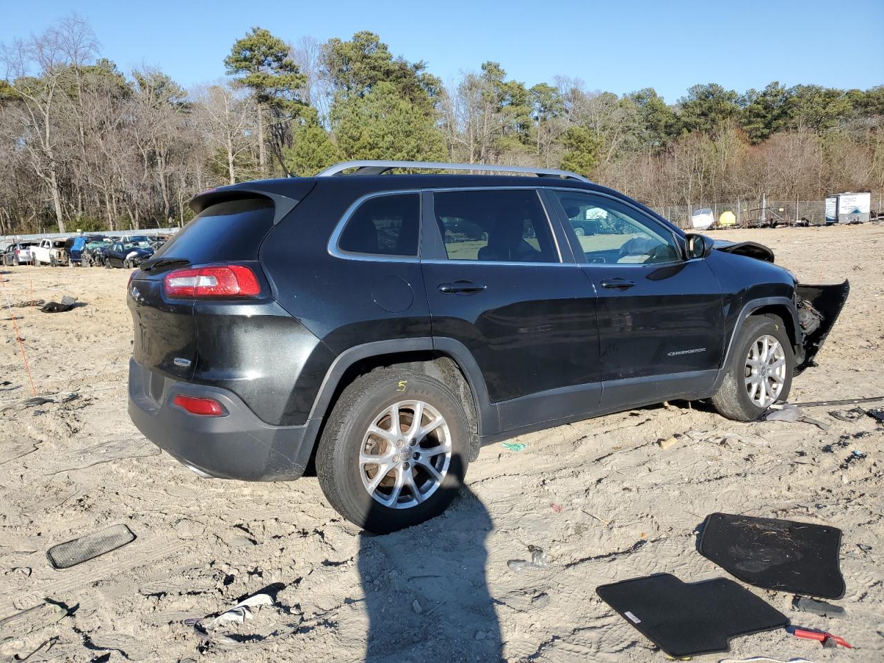 2015 Jeep Grand Cherokee VIN 1C4PJMCS2FW675368 Copart auction photo, front end / minor dent/scratches damage thumbnail 3