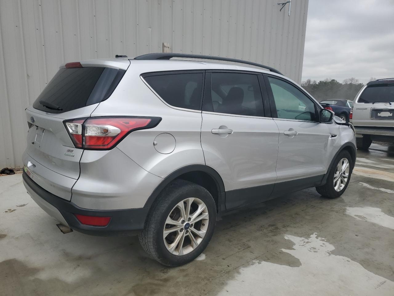 2018 Ford Escape VIN 1FMCU0GD7JUA04918 Copart auction photo, front end damage thumbnail 3