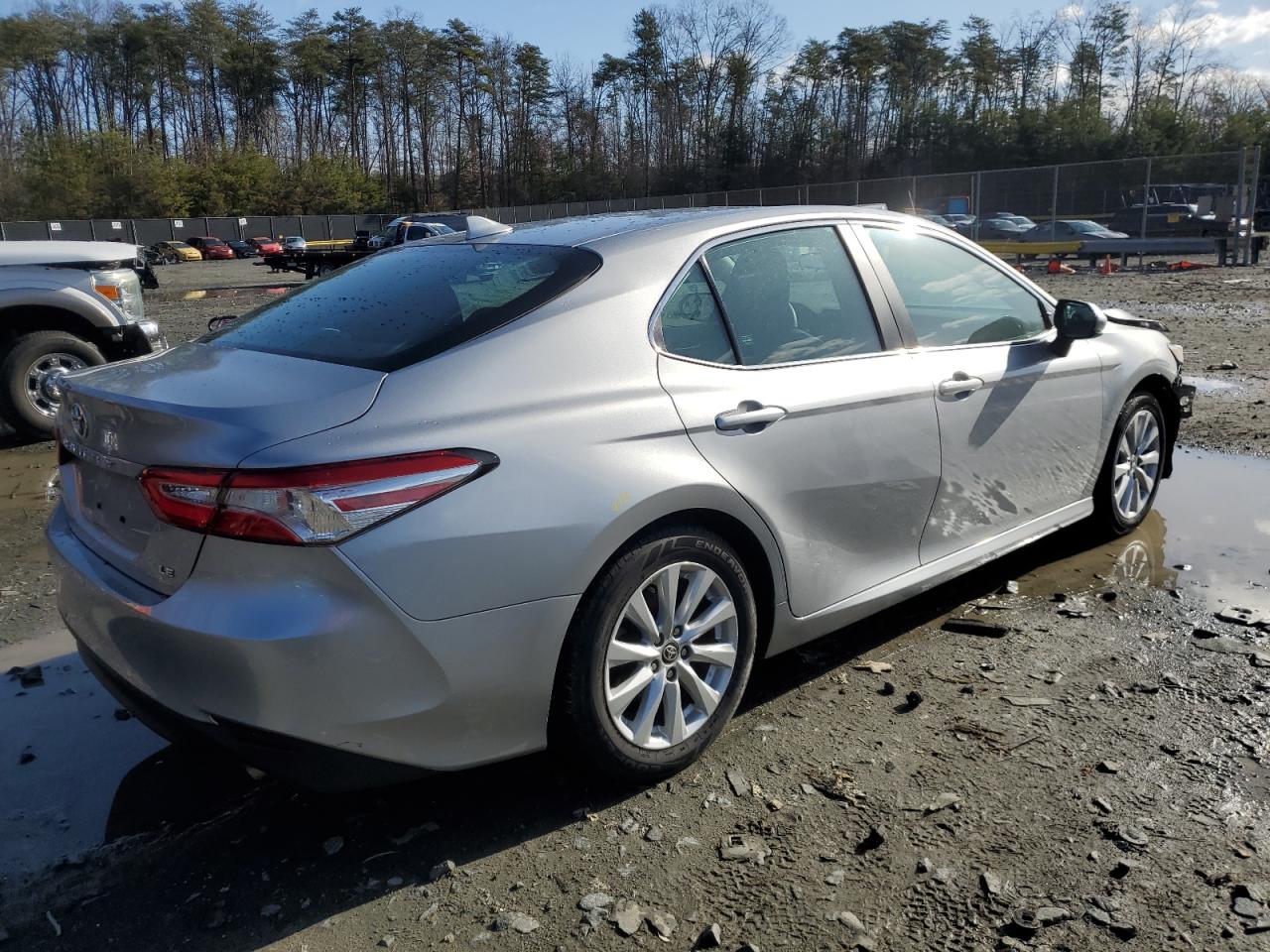 2020 Toyota Camry VIN 4T1C11AK1LU500192 Copart auction photo, front end damage thumbnail 3