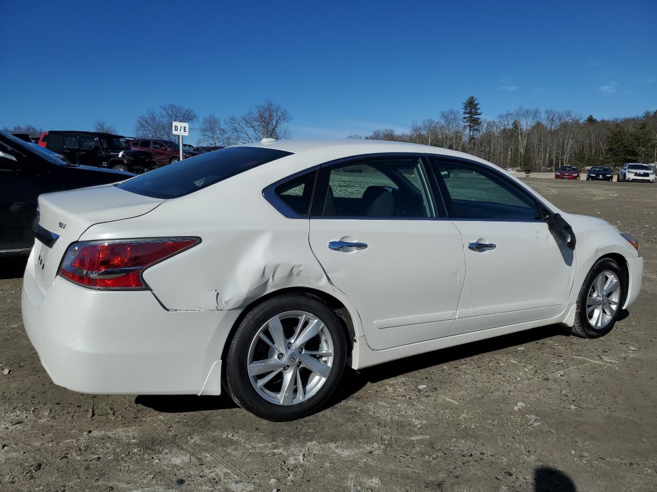 2015 Nissan Altima VIN 1N4AL3AP4FC219372 Copart auction photo, side / undercarriage damage thumbnail 3