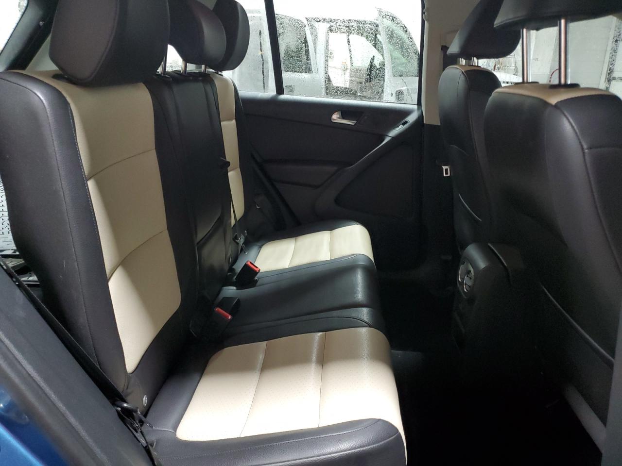 2017 Volkswagen Tiguan VIN WVGBV7AX3HK029602 Copart auction photo, rear end damage thumbnail 11