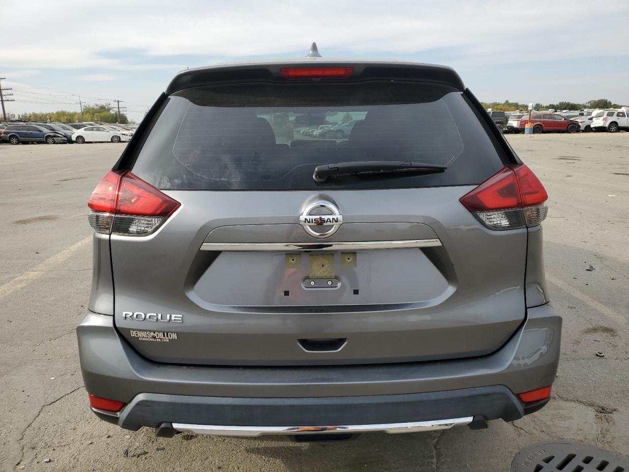 2017 Nissan Rogue VIN JN8AT2MT0HW388808 Copart auction photo, side damage thumbnail 6