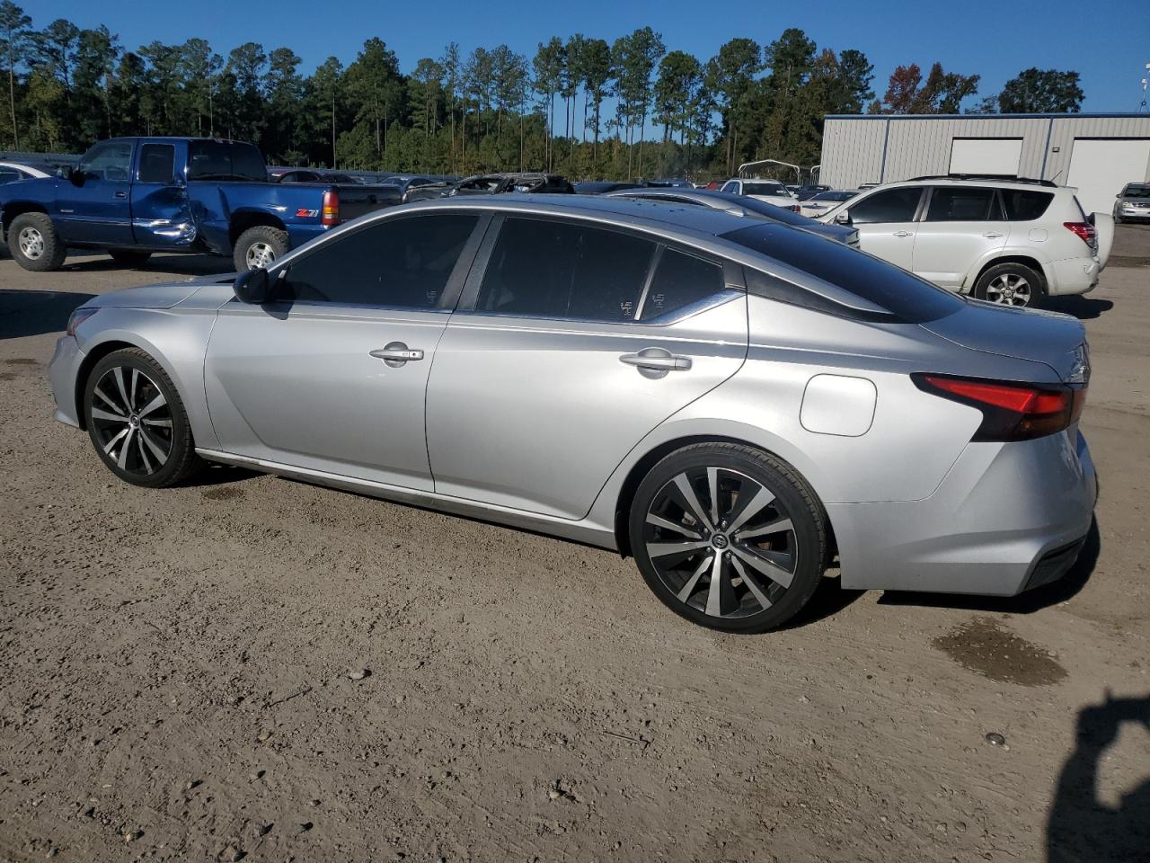 2020 Nissan Altima VIN 1N4BL4CV1LC196019 Copart auction photo, side / front end damage thumbnail 2
