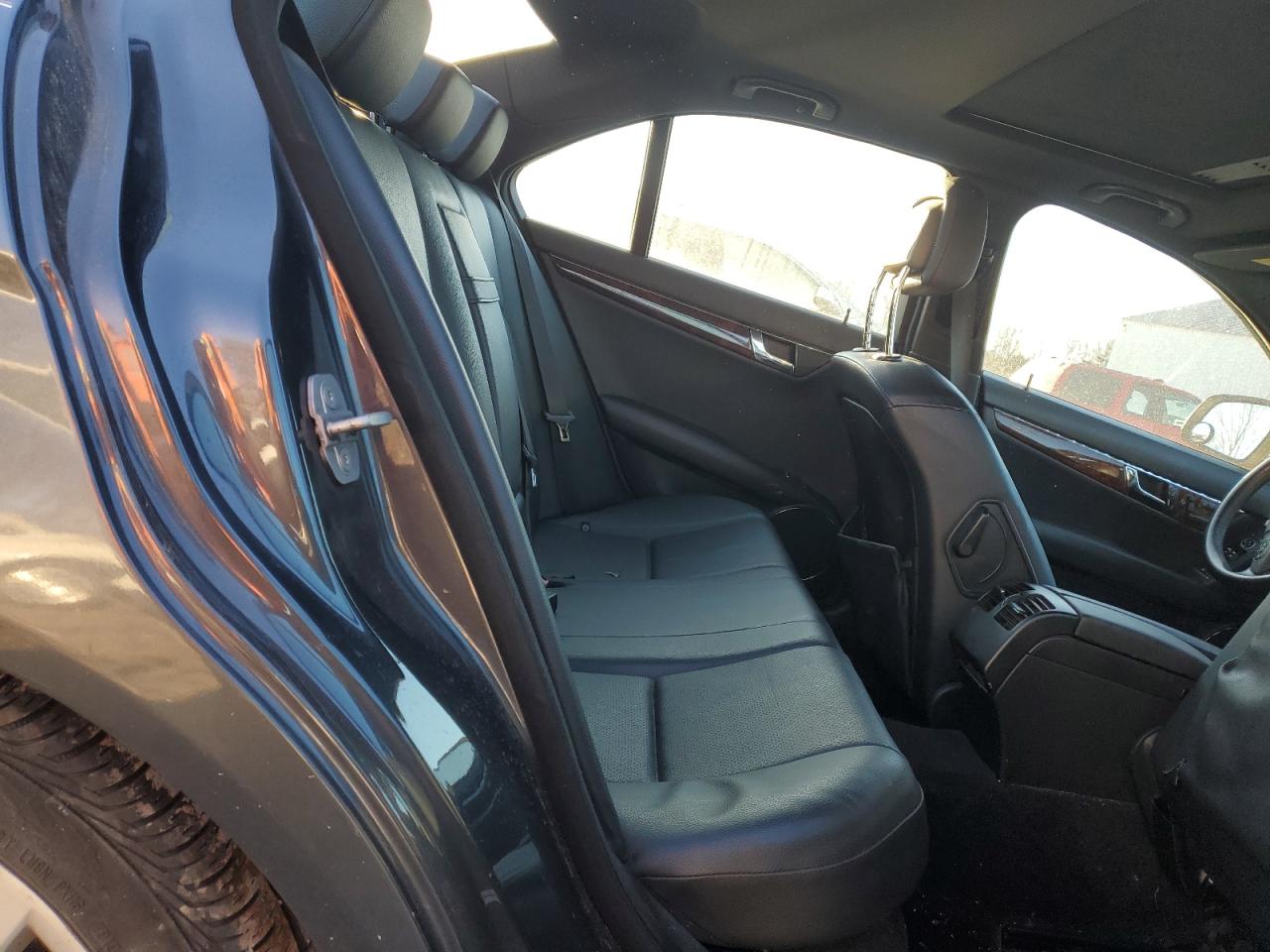 2009 Mercedes-Benz C-klasse VIN WDDGF81XX9F224397 Copart auction photo, vandalism damage thumbnail 11