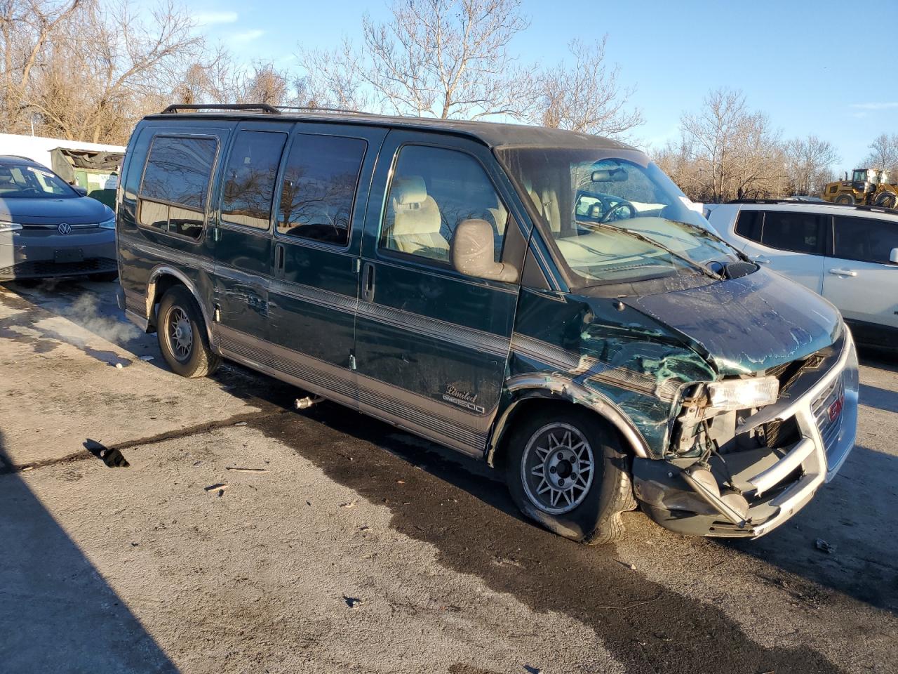 1999 GMC Savana VIN 1GDFG15R5X1146560 Copart auction photo, front end damage thumbnail 4
