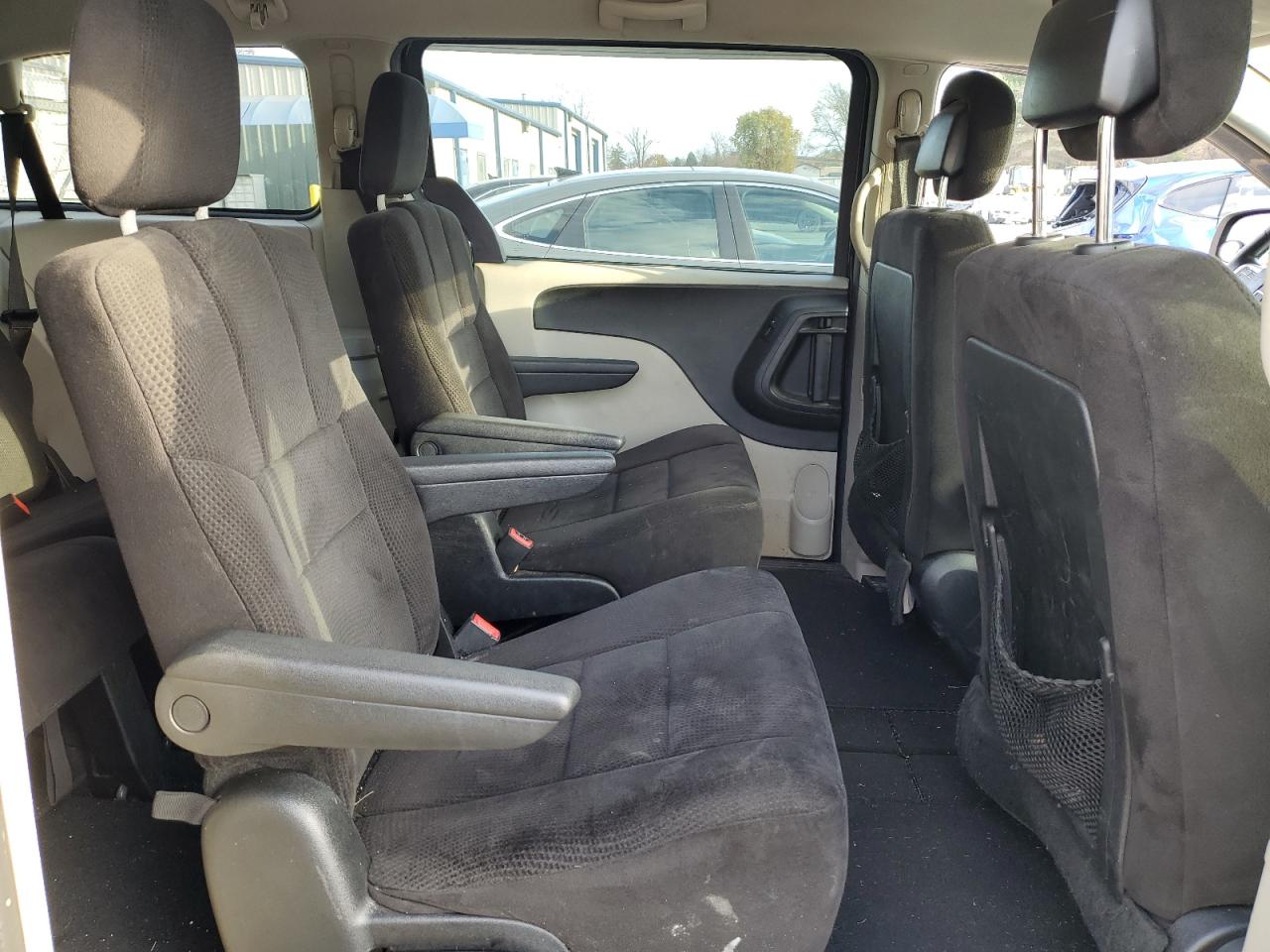 2013 Dodge Caravan VIN 2C4RDGCG5DR600733 Copart auction photo, normal wear / minor dent/scratches damage thumbnail 11