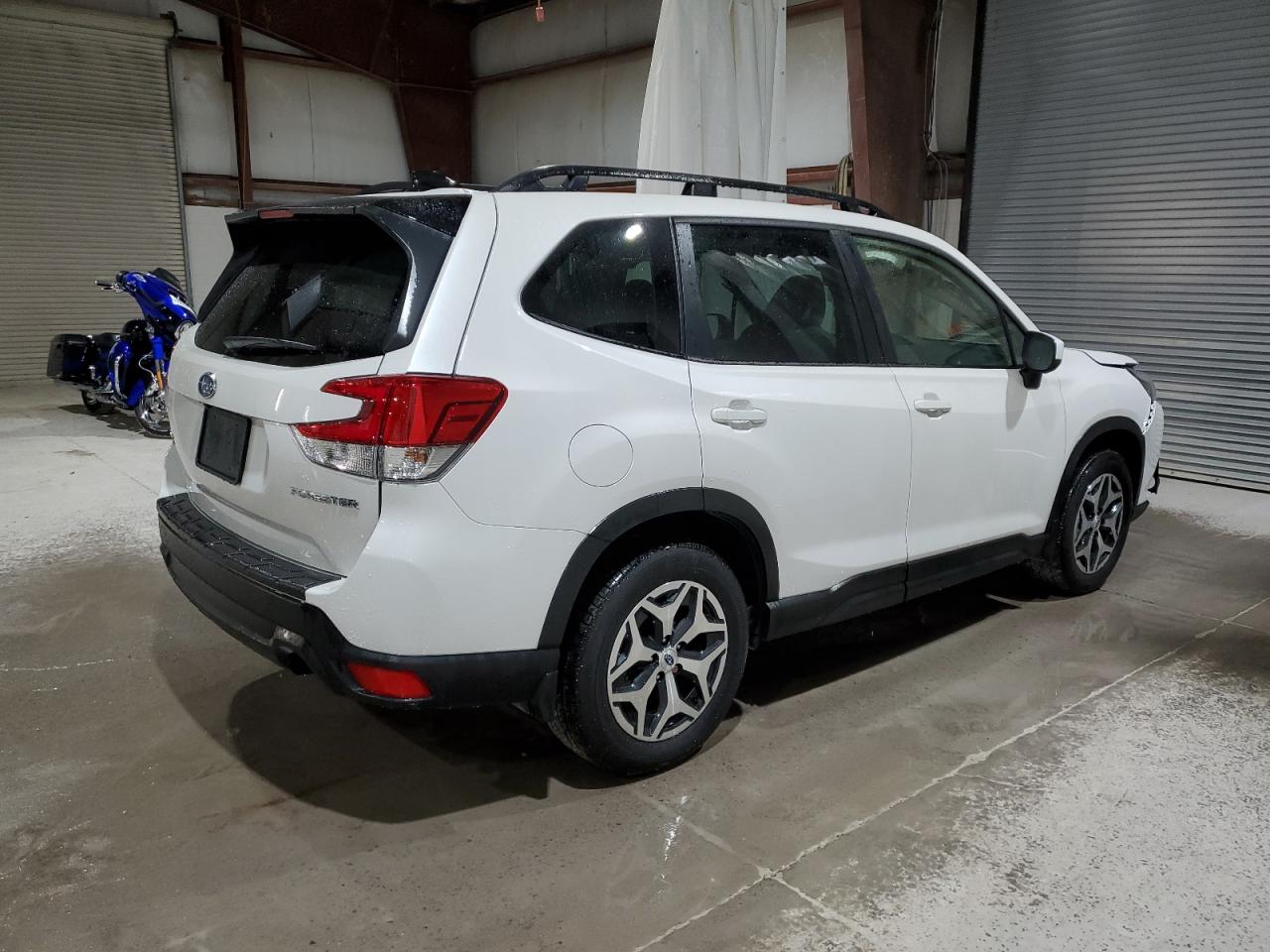 2024 Subaru Forester VIN JF2SKADC7RH423980 Copart auction photo, front end damage thumbnail 3