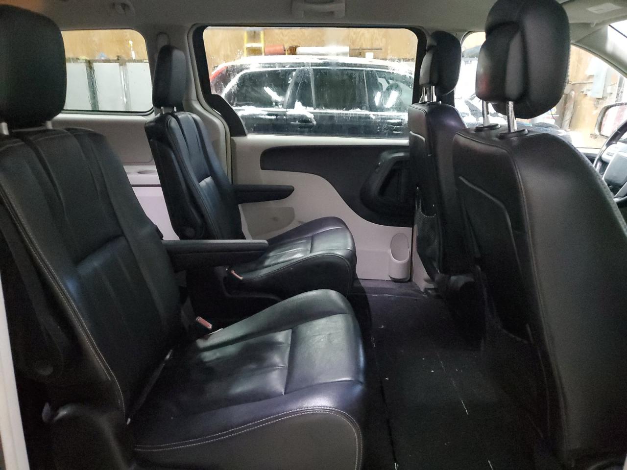 2014 Chrysler Town & Country VIN 2C4RC1BG6ER271561 Copart auction photo, front end / minor dent/scratches damage thumbnail 11