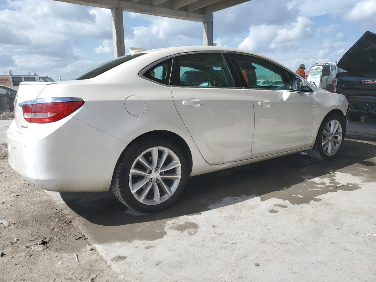 2015 Buick Verano VIN 1G4PR5SK4F4183996 Copart auction photo, front end / minor dent/scratches damage thumbnail 3