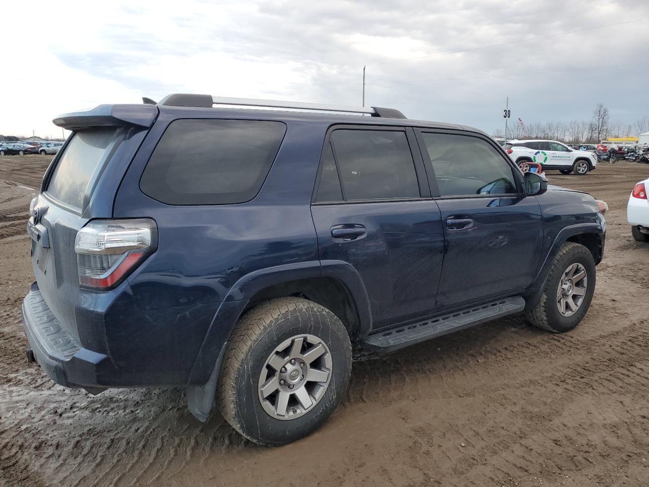 2014 Toyota 4Runner VIN JTEBU5JRXE5186482 Copart auction photo, front end / side damage thumbnail 3