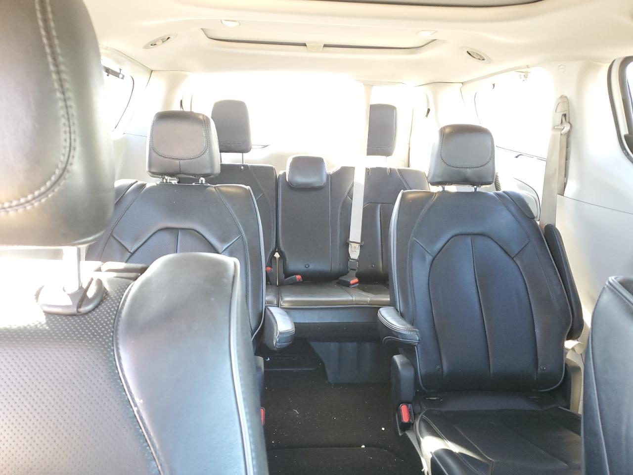 2018 Chrysler Pacifica VIN 2C4RC1GG5JR330960 Copart auction photo, front end damage thumbnail 10