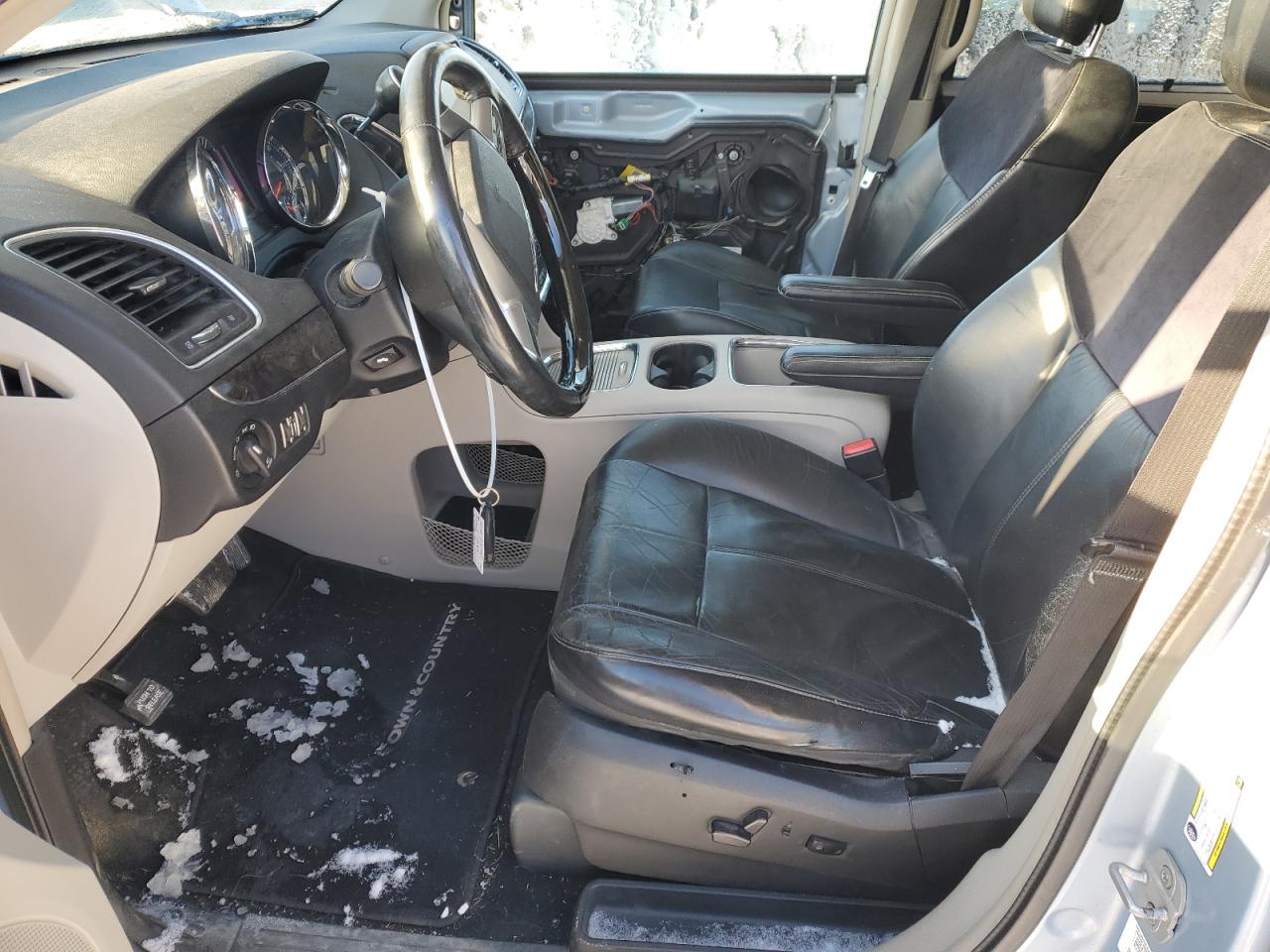 2013 Chrysler Town & Country VIN 2C4RC1GG7DR681373 Copart auction photo, front end damage thumbnail 7