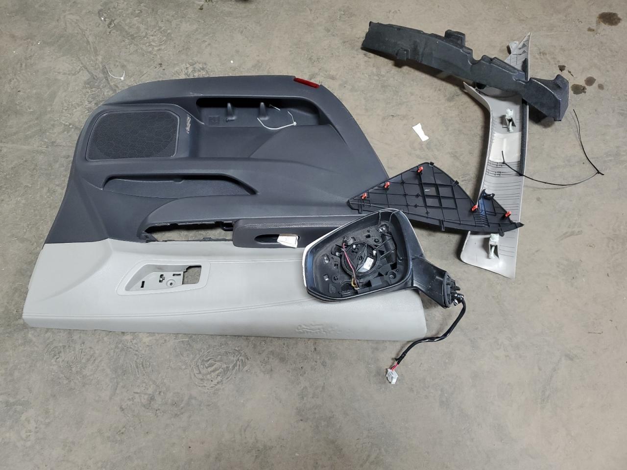 2022 Toyota Sienna VIN 5TDKRKEC8NS096302 Copart auction photo, all over damage thumbnail 13