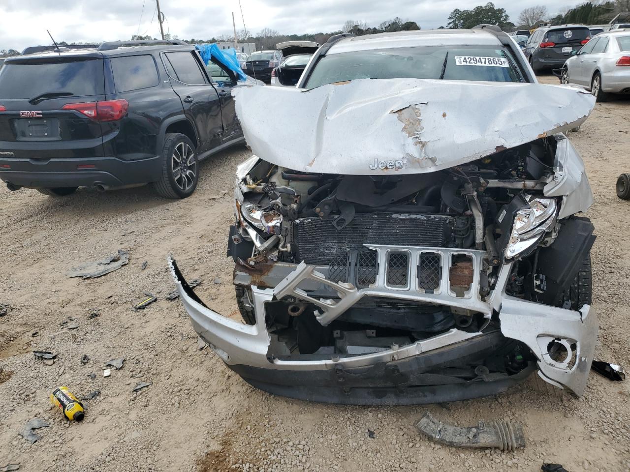 2011 Jeep Compass VIN 1J4NF5FB6BD182058 Copart auction photo, front end / minor dent/scratches damage thumbnail 5