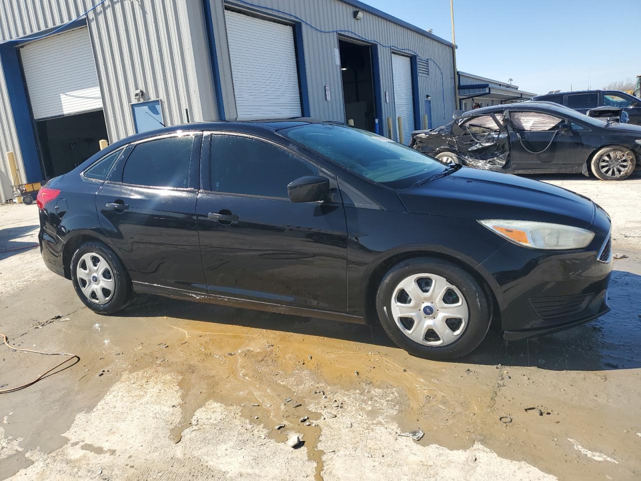 2016 Ford Focus VIN 1FADP3E27GL241724 Copart auction photo, front end damage thumbnail 4