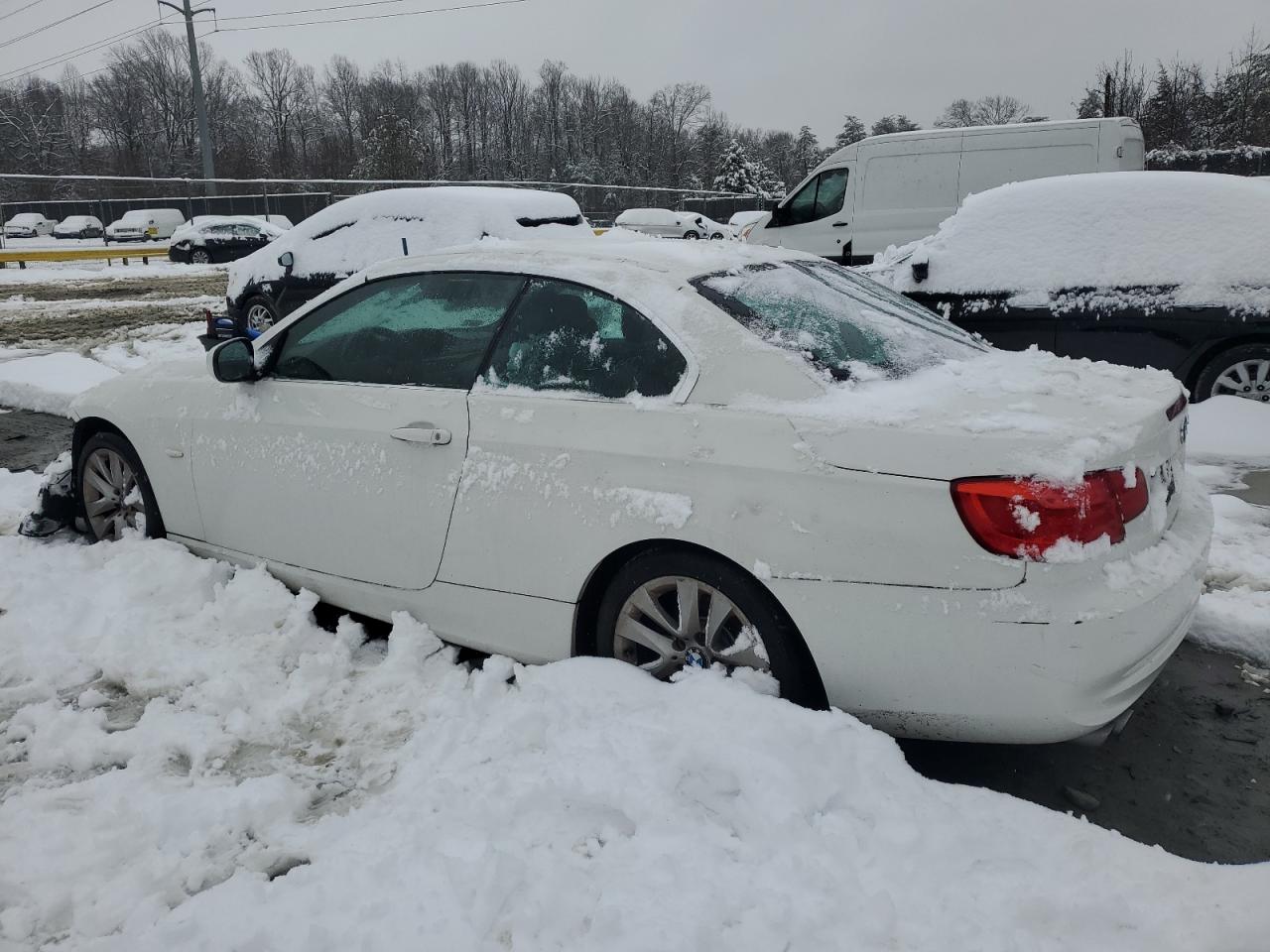 2011 BMW 3er VIN WBADW7C55BE544920 Copart auction photo, front end damage thumbnail 2