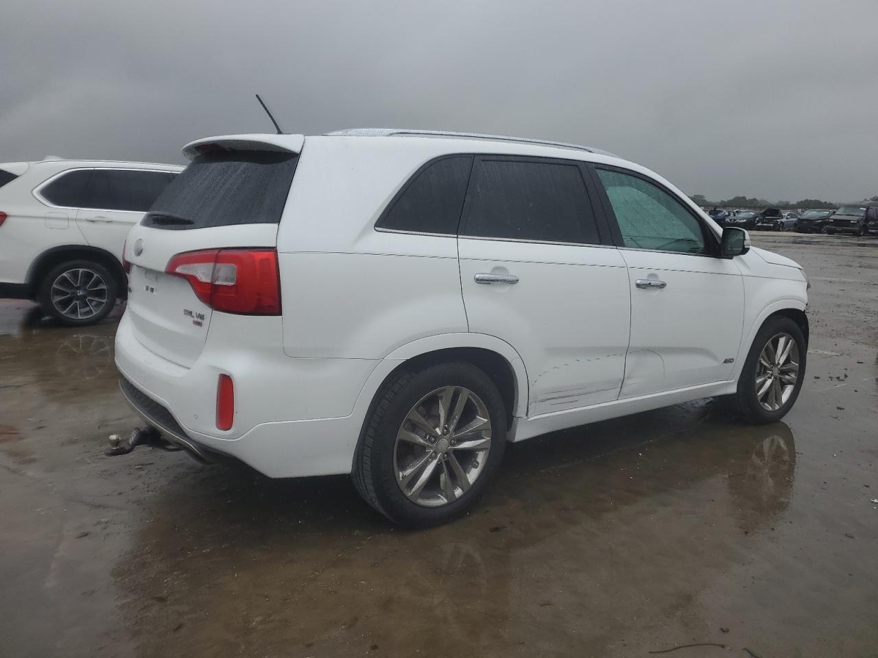 2014 KIA Sorento VIN 5XYKWDA70EG444152 Copart auction photo, front end / side damage thumbnail 3