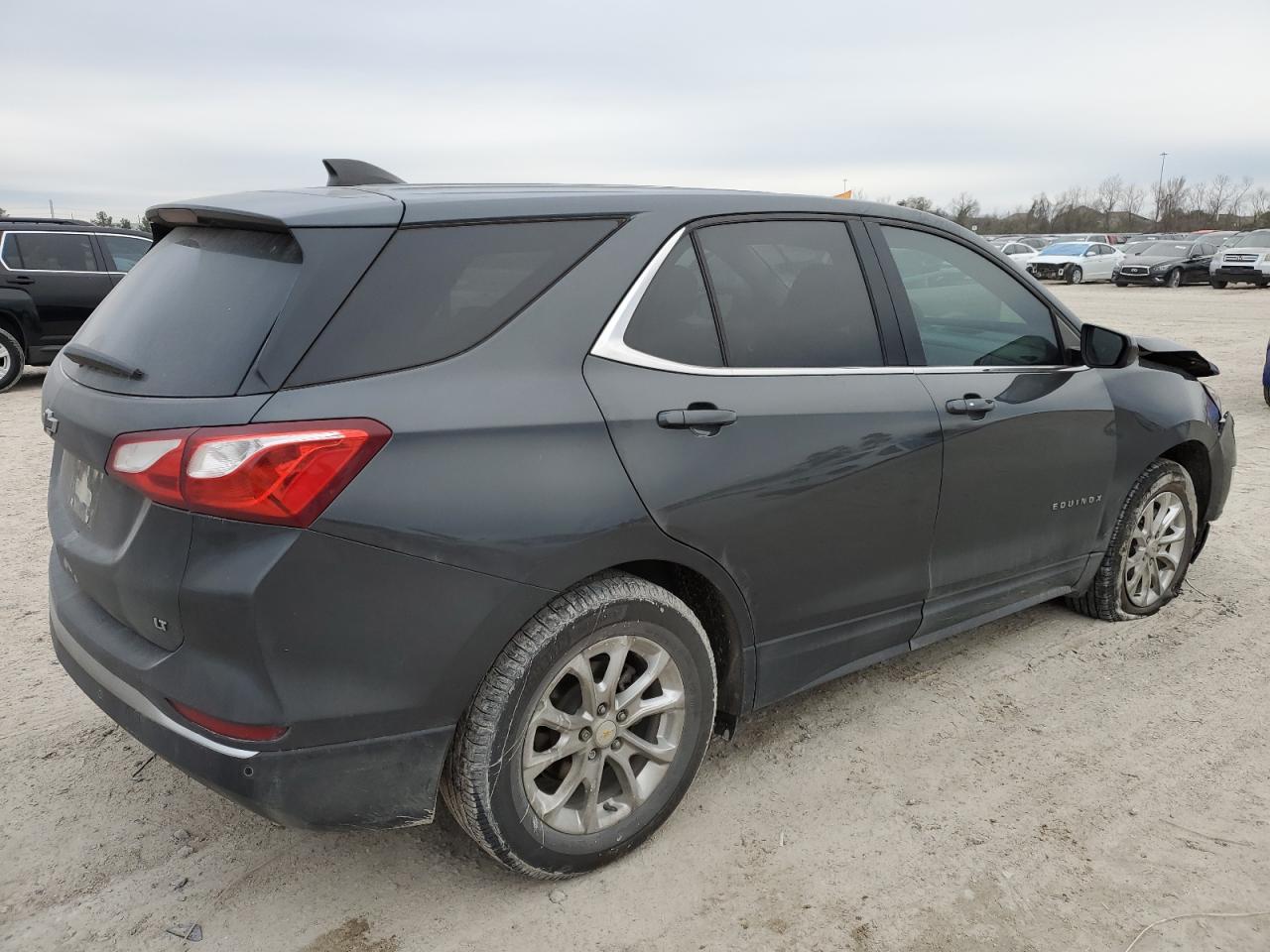 2020 Chevrolet Equinox VIN 2GNAXKEV5L6275964 Copart auction photo, front end / side damage thumbnail 3