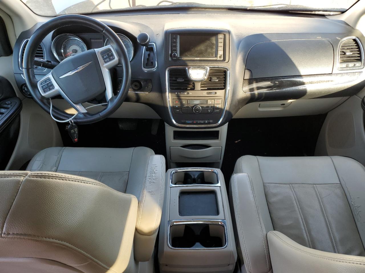 2013 Chrysler Town & Country VIN 2C4RC1BG6DR556310 Copart auction photo, rear end / front end damage thumbnail 8