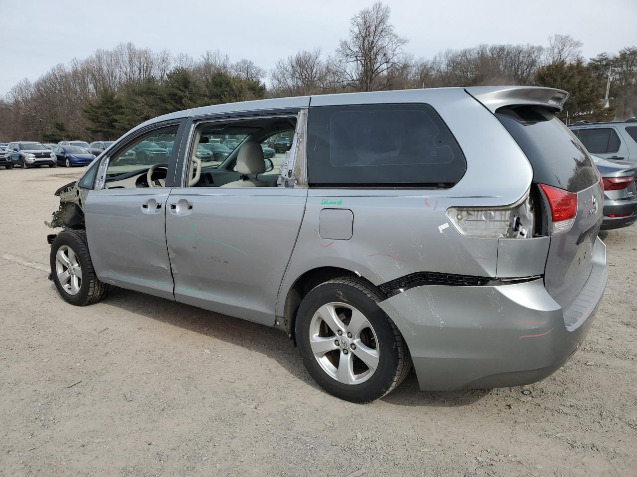 2012 Toyota Sienna VIN 5TDKA3DC3CS009563 Copart auction photo, front end / minor dent/scratches damage thumbnail 2