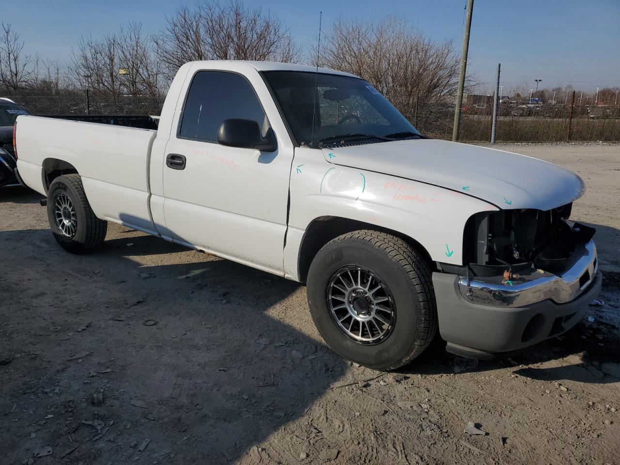 2007 GMC Sierra VIN 3GTEC14X07G215068 Copart auction photo, front end / minor dent/scratches damage thumbnail 4