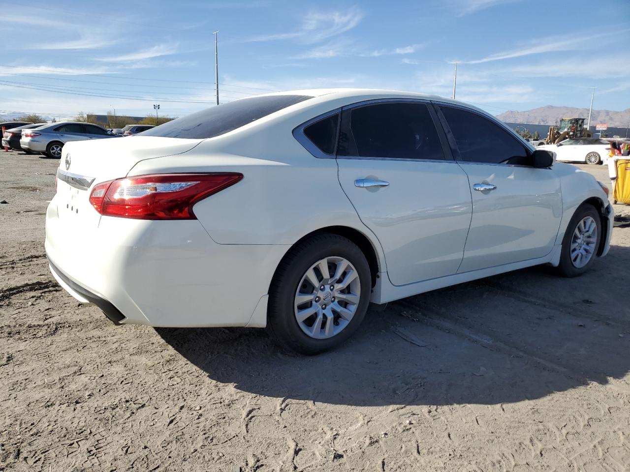 2017 Nissan Altima VIN 1N4AL3AP2HC491812 Copart auction photo, front end damage thumbnail 3