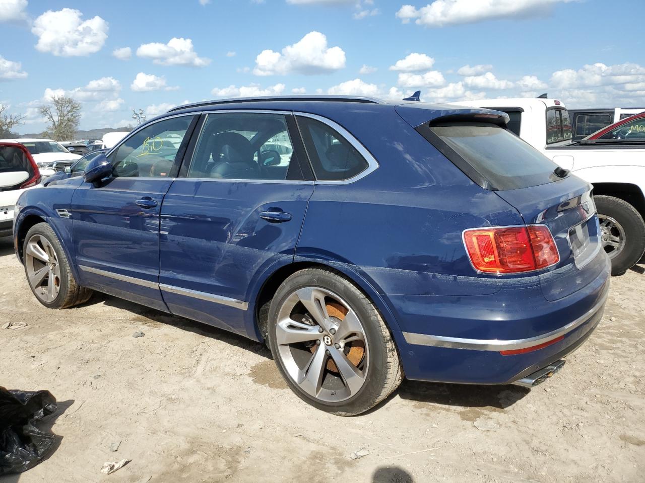 2020 Bentley Bentayga VIN SJAAM2ZV5LC027993 Copart auction photo, water/flood damage thumbnail 2