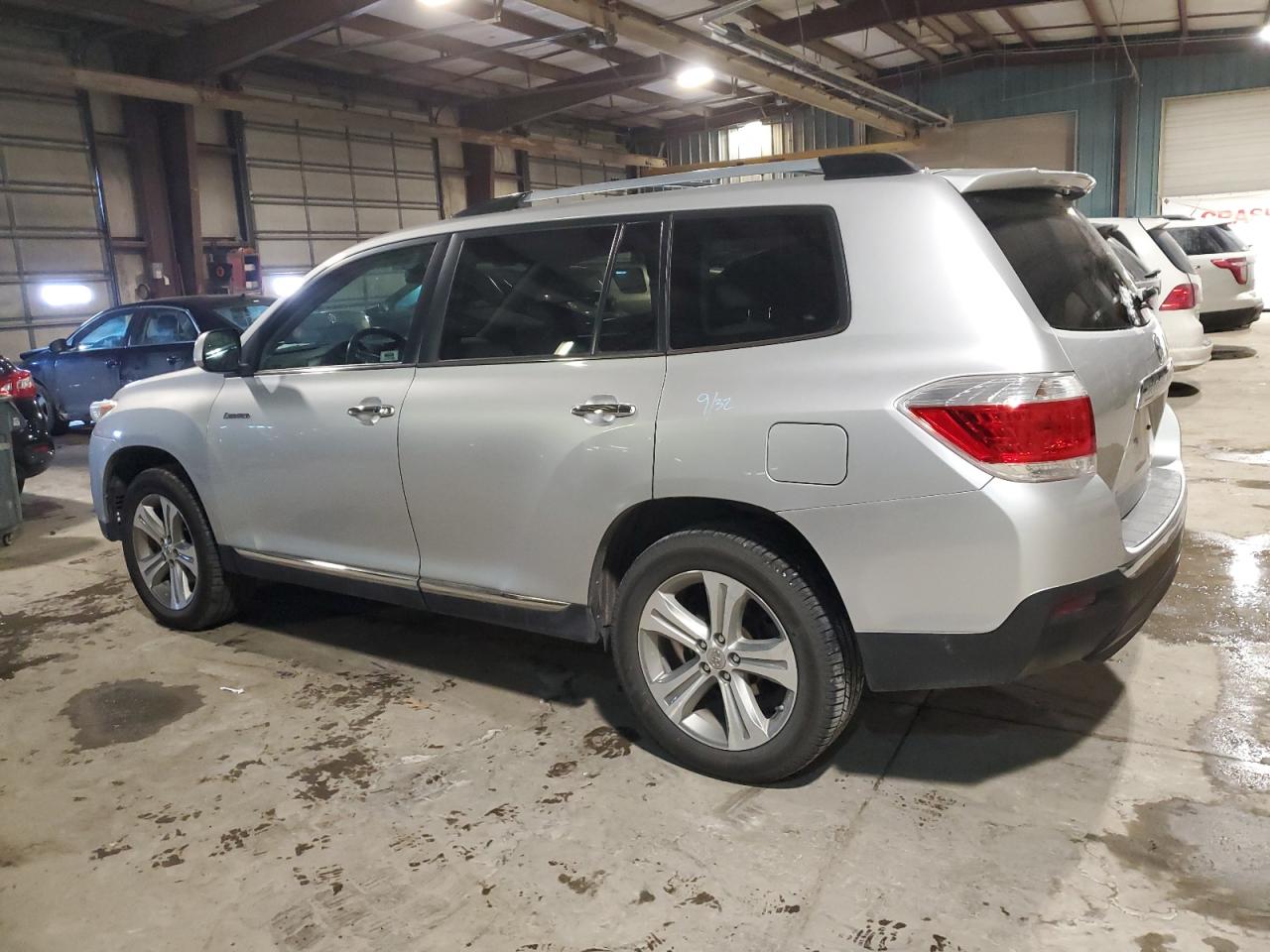 2012 Toyota Highlander VIN 5TDDK3EH5CS175101 Copart auction photo, front end / minor dent/scratches damage thumbnail 2