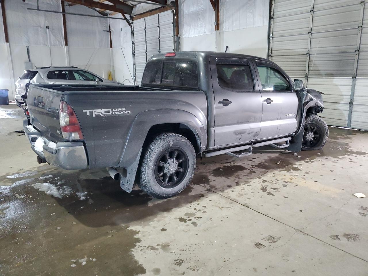 2013 Toyota Tacoma VIN 3TMLU4EN0DM118016 Copart auction photo, front end / mechanical damage thumbnail 3