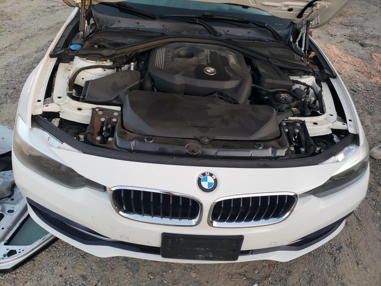 2017 BMW 3er VIN WBA8D9G58HNU59057 Copart auction photo, all over / undercarriage damage thumbnail 13
