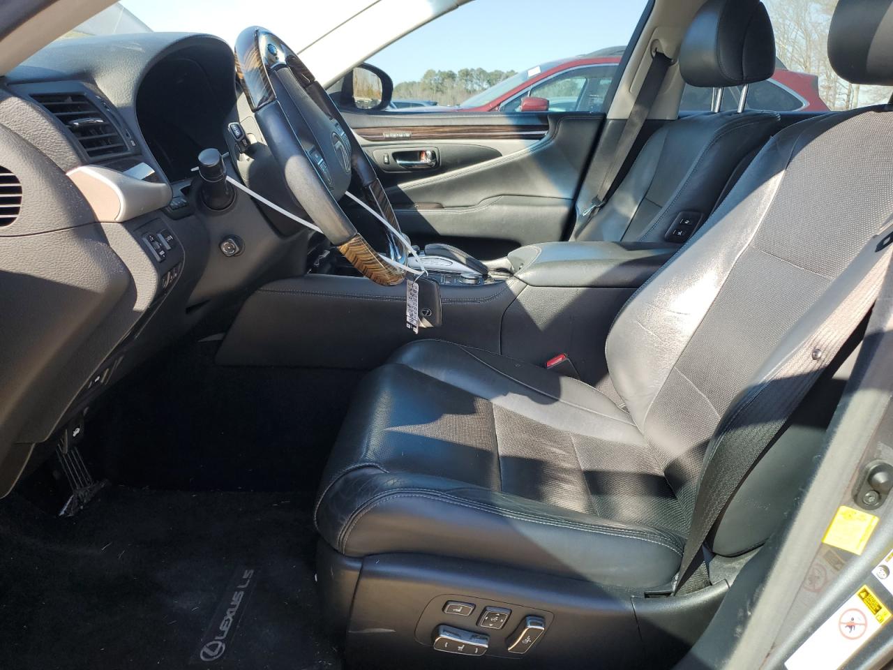 2016 Lexus LS VIN JTHBL5EF5G5141362 Copart auction photo, front end / minor dent/scratches damage thumbnail 7