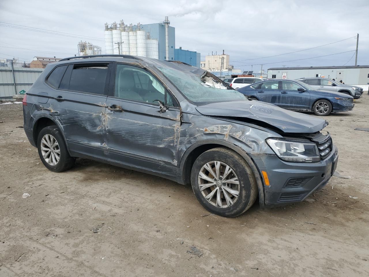 2019 Volkswagen Tiguan VIN 3VV0B7AX9KM174861 Copart auction photo, rollover damage thumbnail 4