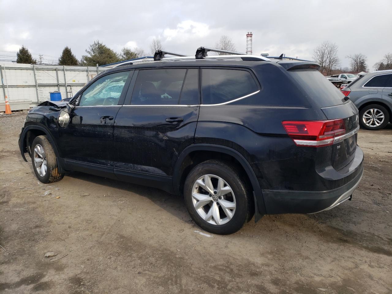 2018 Volkswagen Atlas VIN 1V2KR2CA5JC515623 Copart auction photo, all over damage thumbnail 2