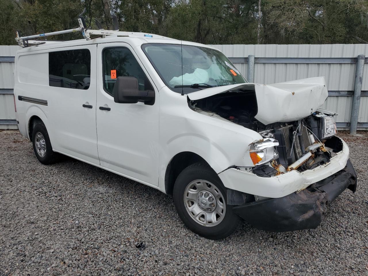 2017 Nissan NV VIN 1N6BF0KM5HN805446 Copart auction photo, front end / side damage thumbnail 4