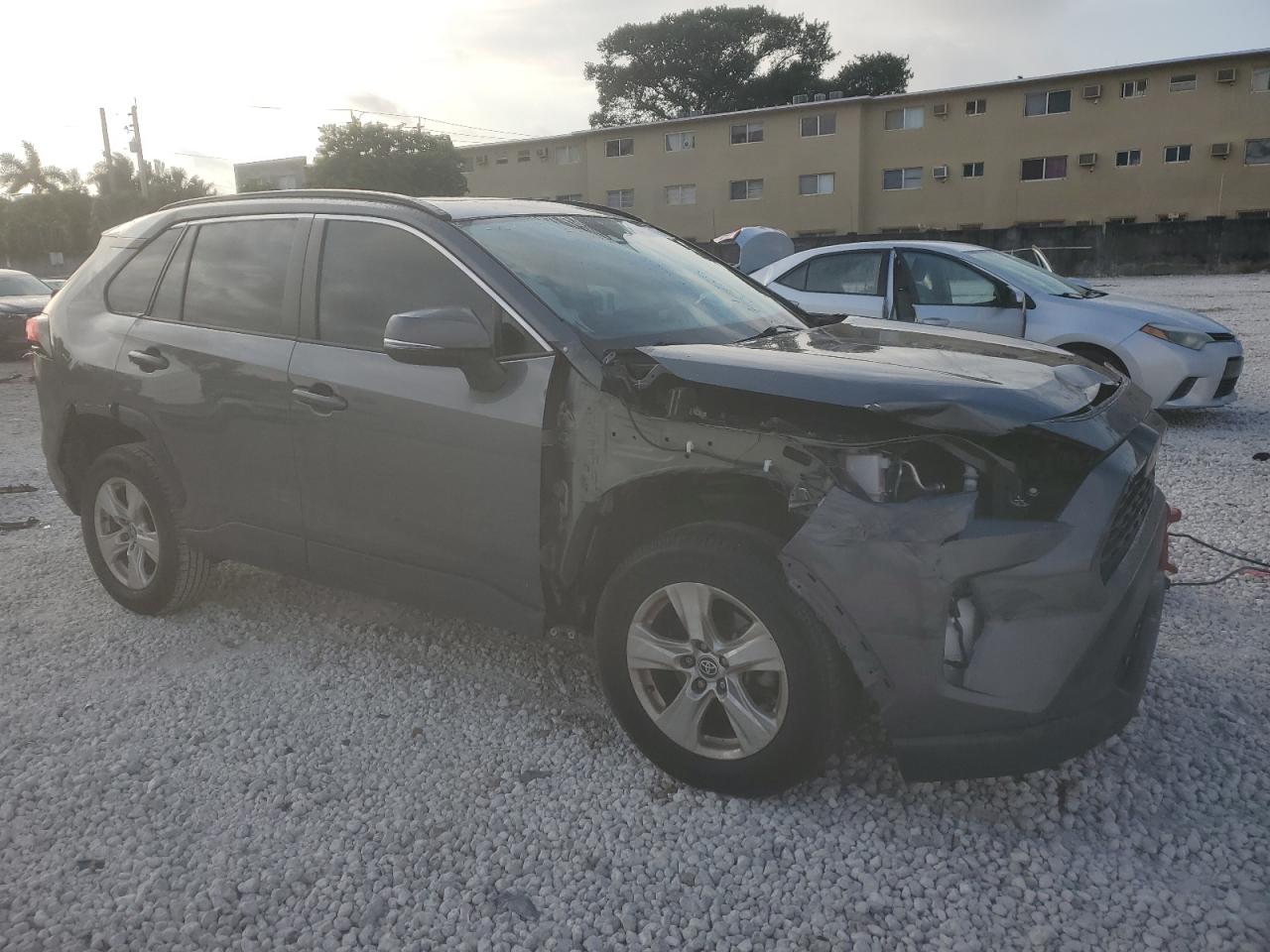 2021 Toyota RAV 4 VIN 2T3W1RFV4MC117419 Copart auction photo, rear end damage thumbnail 4