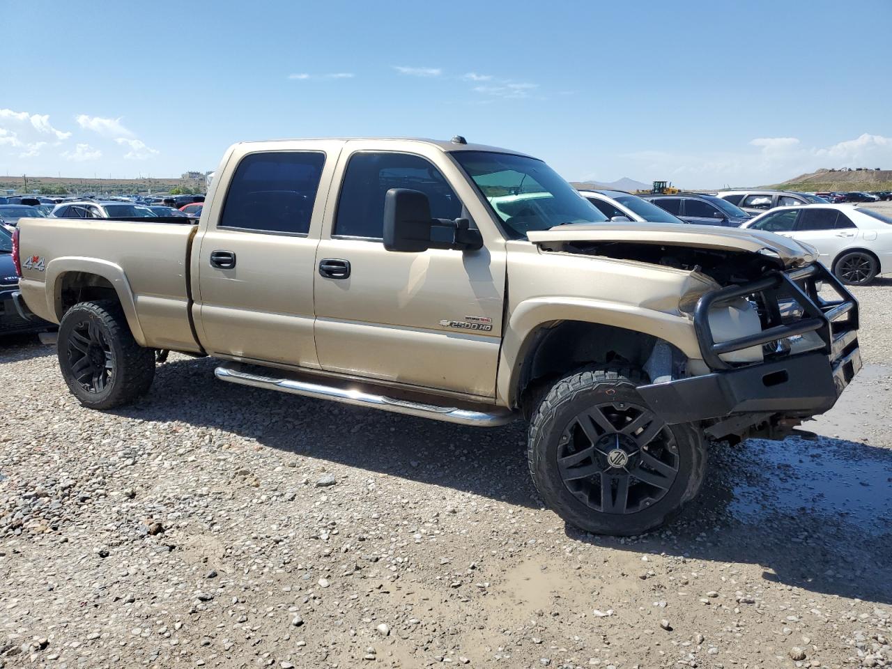 2004 Chevrolet Silverado VIN 1GCHK23114F116615 Copart auction photo, front end damage thumbnail 4