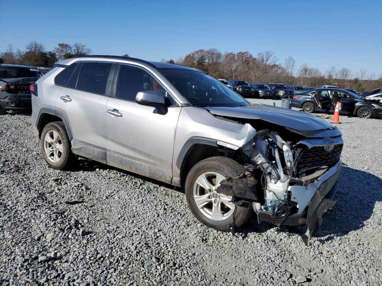 2020 Toyota RAV 4 VIN 2T3P1RFV8LC076702 Copart auction photo, front end damage thumbnail 4