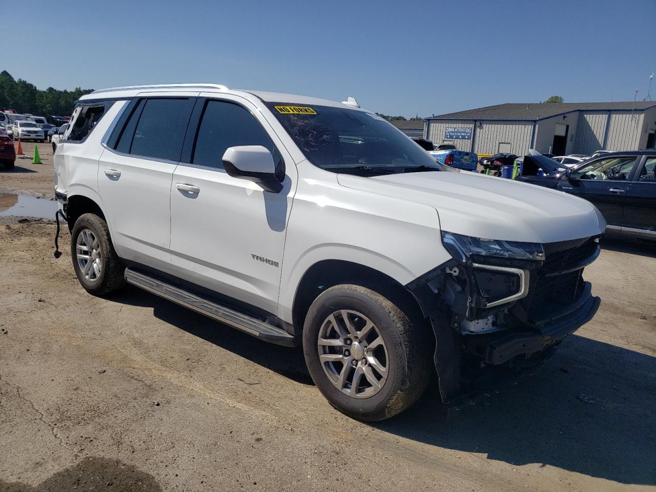 2021 Chevrolet Tahoe VIN 1GNSCNKD4MR252131 Copart auction photo, all over damage thumbnail 4