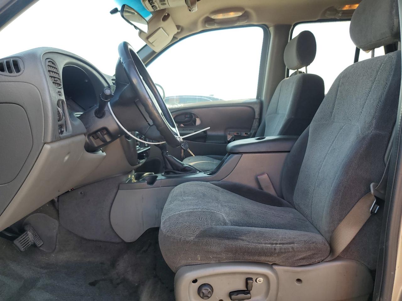 2003 Chevrolet TrailBlazer VIN 1GNDS13S132352079 Copart auction photo, front end damage thumbnail 7