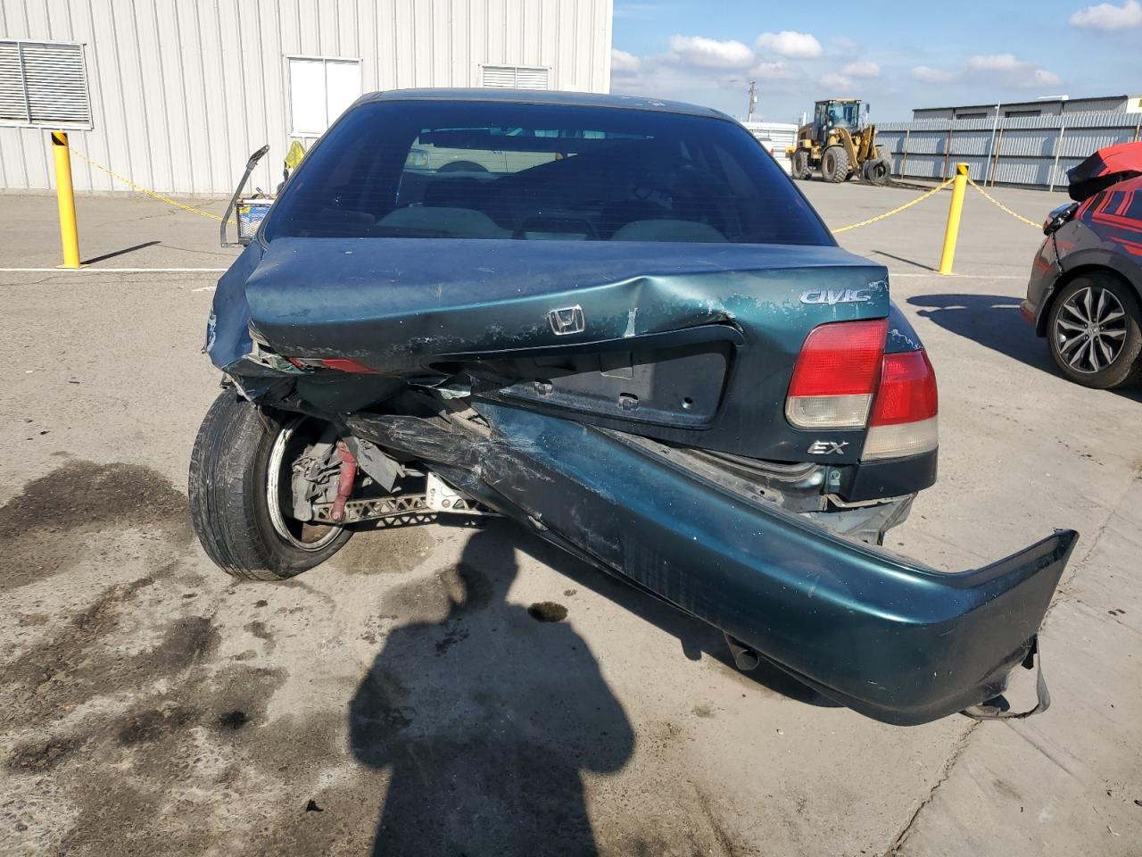 1998 Honda Civic VIN 2HGEJ8549WH602267 Copart auction photo, all over damage thumbnail 6