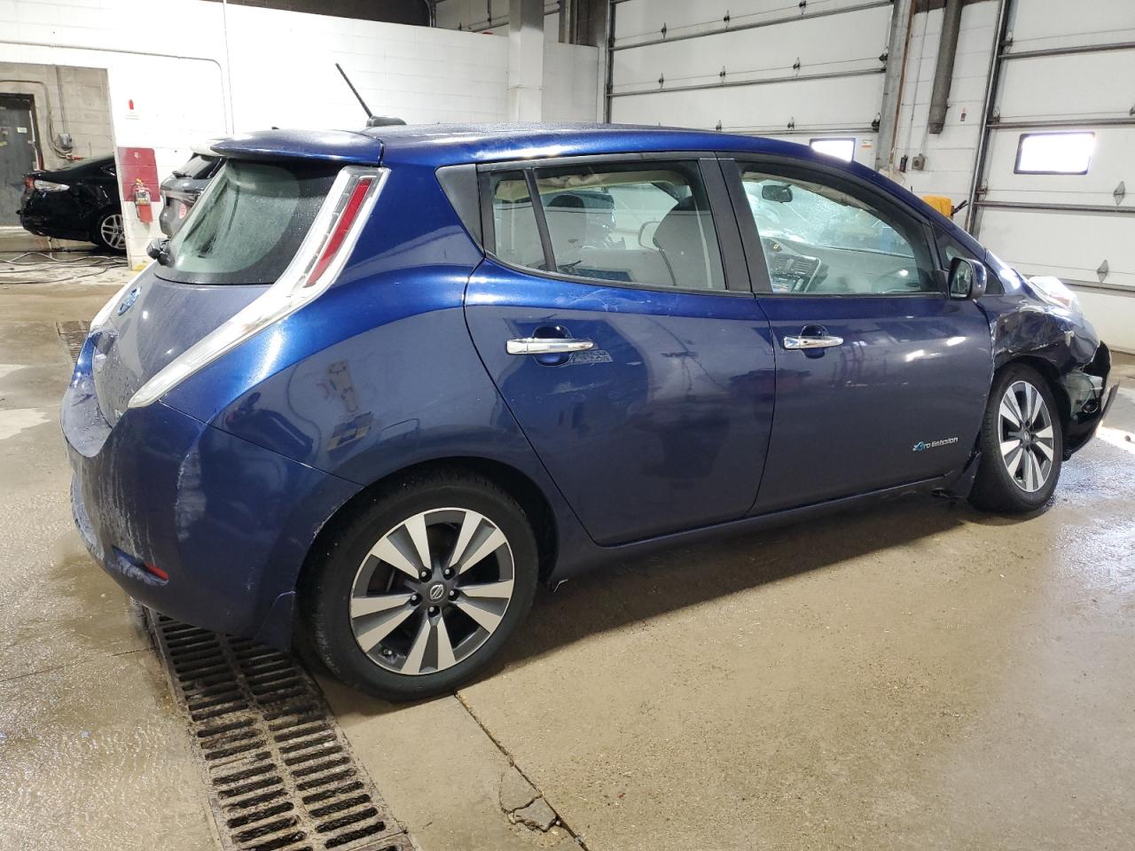 2017 Nissan Leaf VIN 1N4BZ0CP0HC303299 Copart auction photo, front end / undercarriage damage thumbnail 3