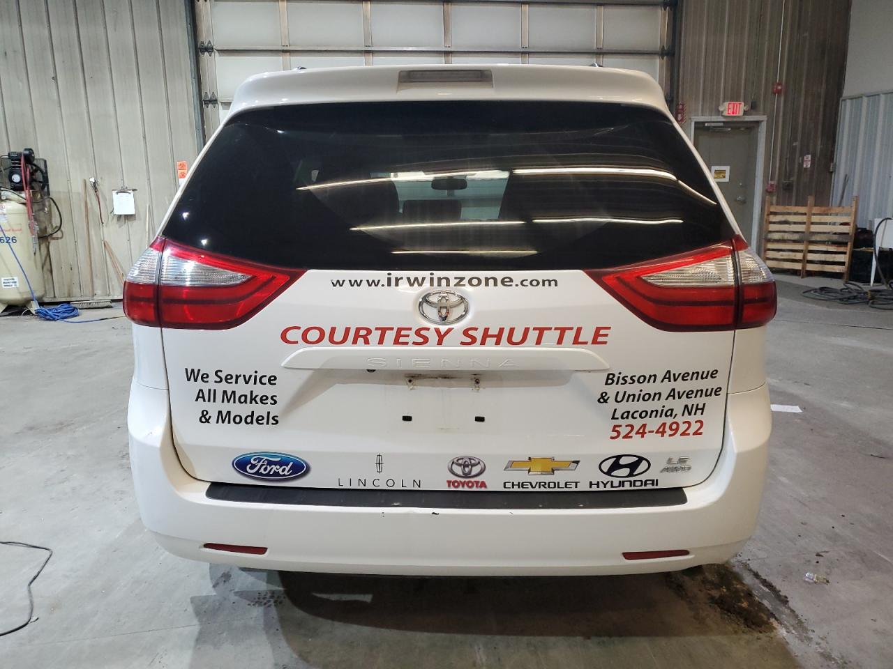 2015 Toyota Sienna VIN 5TDJK3DC8FS095210 Copart auction photo, front end / side damage thumbnail 6
