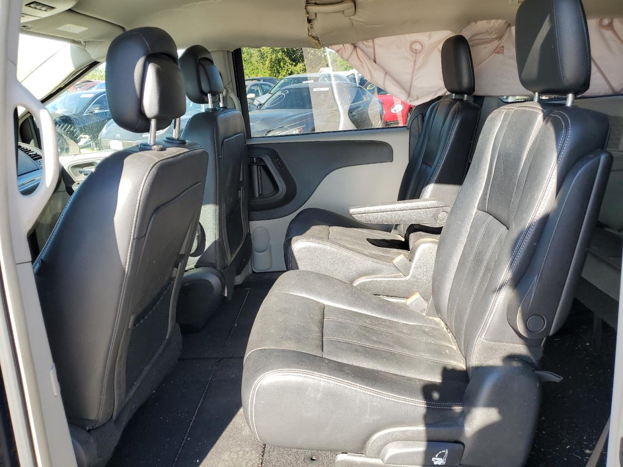 2013 Chrysler Town & Country VIN 2C4RC1BG3DR743746 Copart auction photo, front end / side damage thumbnail 10