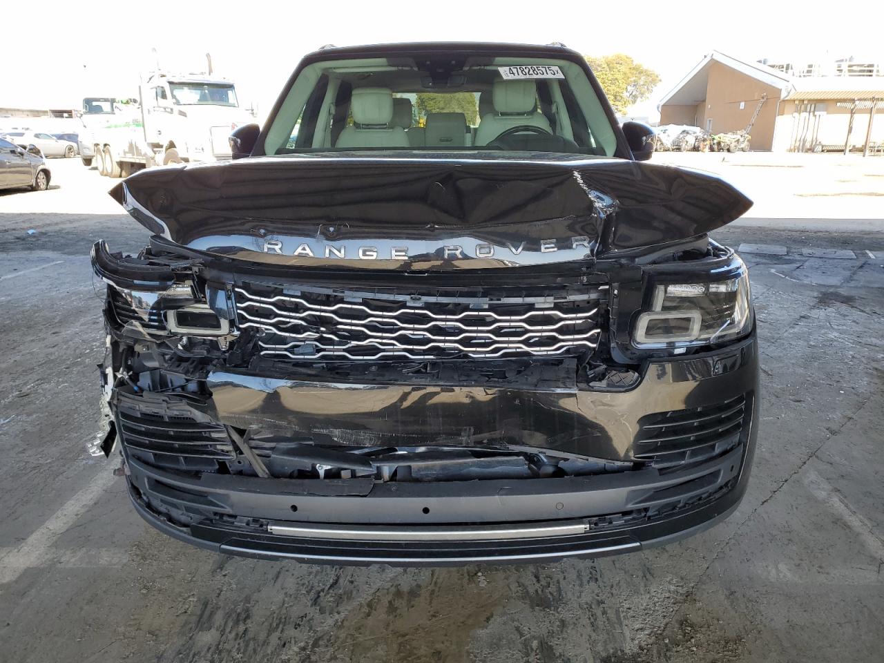 2019 Land Rover Range Rover VIN SALGS2RE1KA528347 Copart auction photo, front end / side damage thumbnail 5