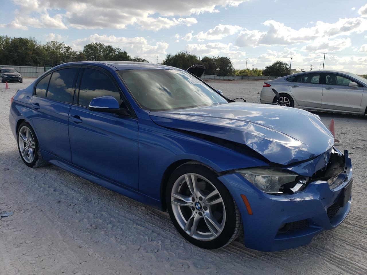 2014 BMW 3er VIN WBA3D3C52EK154258 Copart auction photo, front end damage thumbnail 4