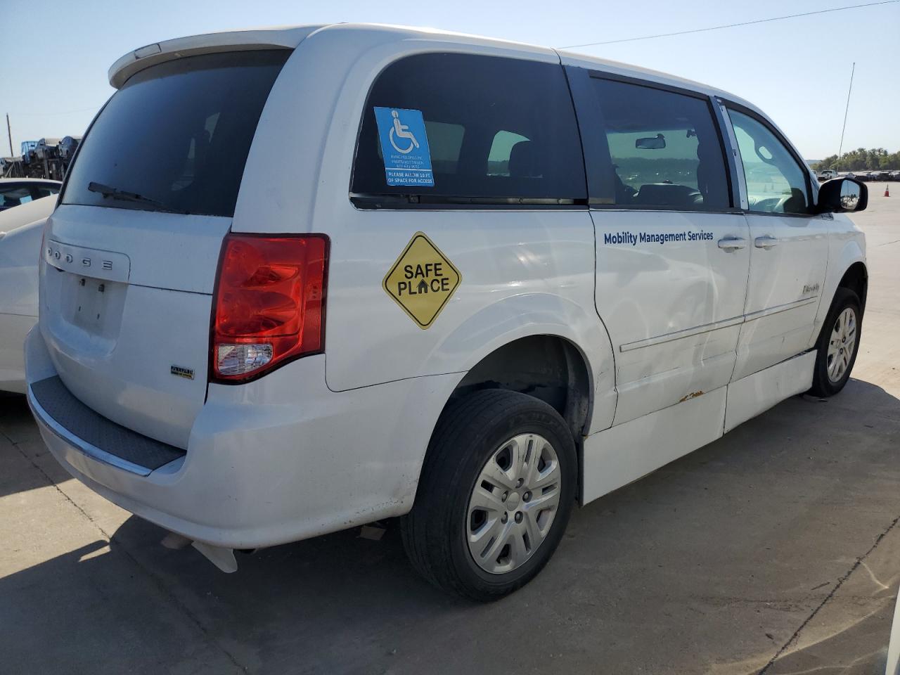 2017 Dodge Caravan VIN 2C4RDGBG4HR776518 Copart auction photo, minor dent/scratches damage thumbnail 3