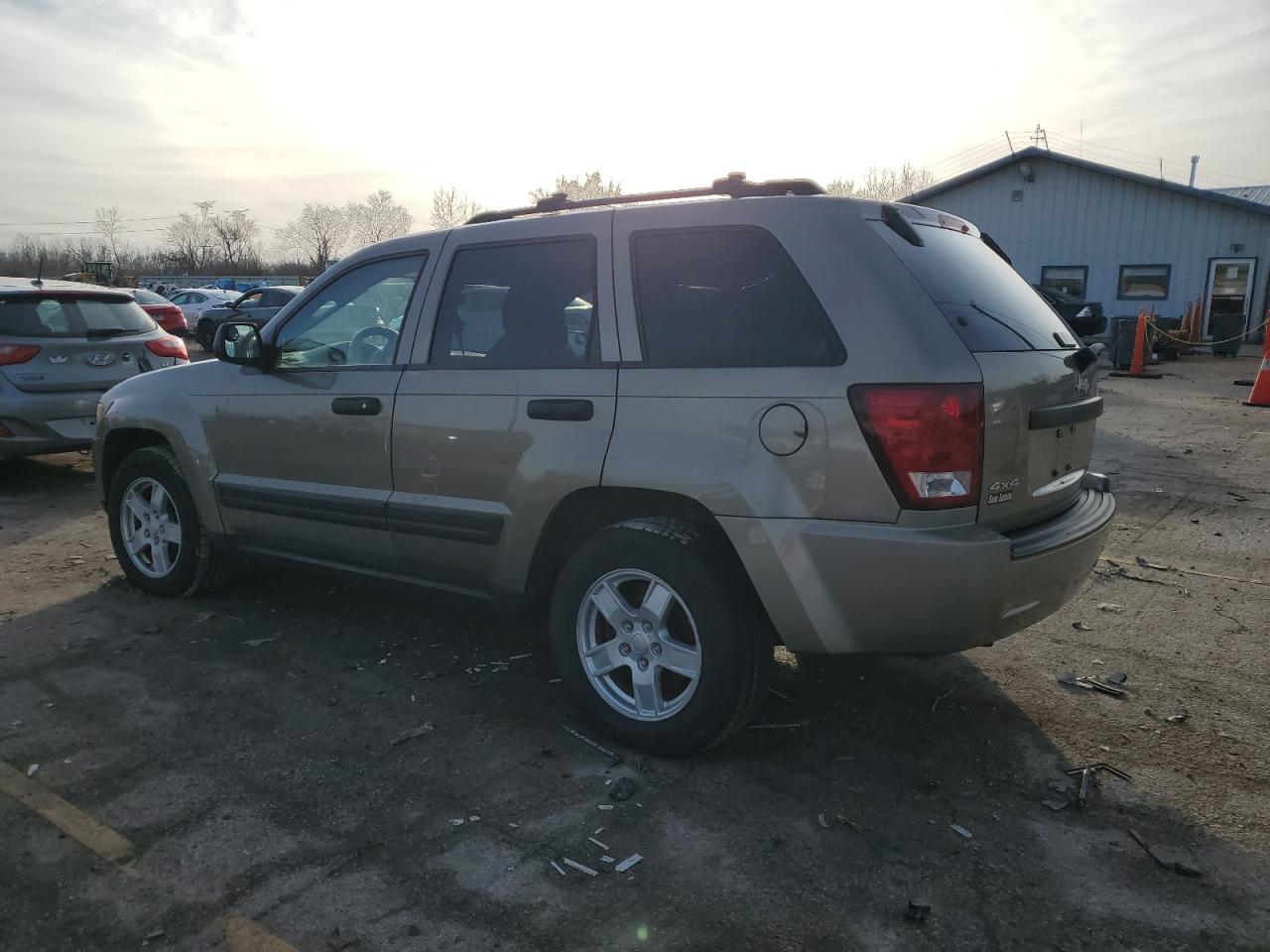 2005 Jeep Grand Cherokee VIN 1J4GR48K25C643600 Copart auction photo, front end damage thumbnail 2