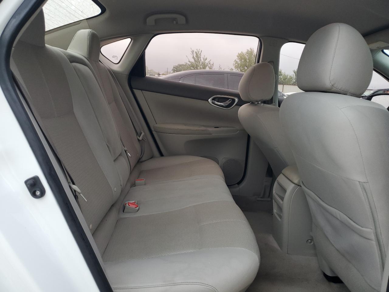 2014 Nissan Sentra VIN 3N1AB7AP9EL686961 Copart auction photo, rear end / minor dent/scratches damage thumbnail 10