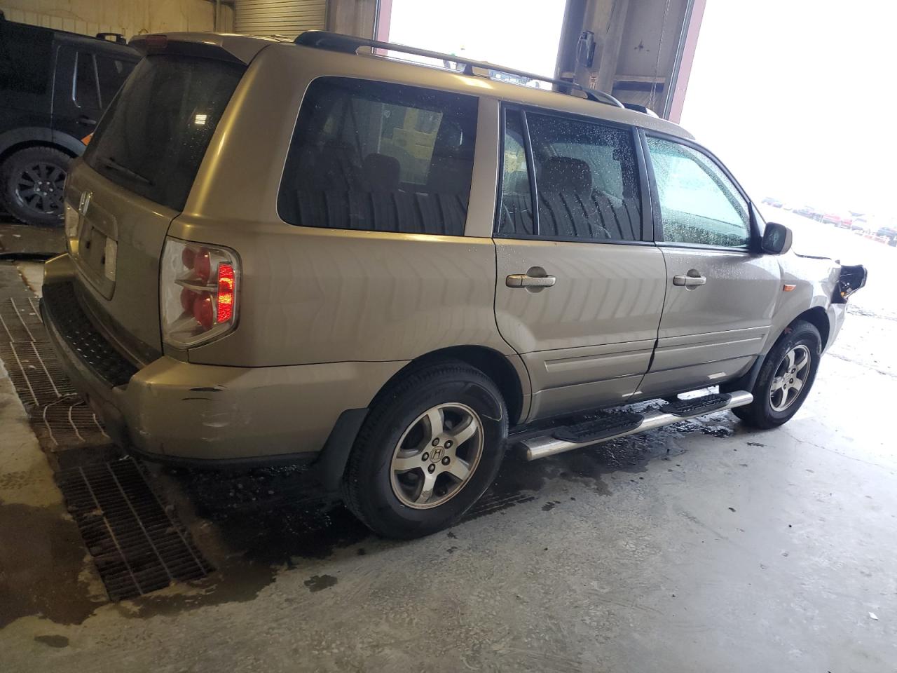 2008 Honda Pilot VIN 5FNYF285X8B025885 Copart auction photo, front end damage thumbnail 3