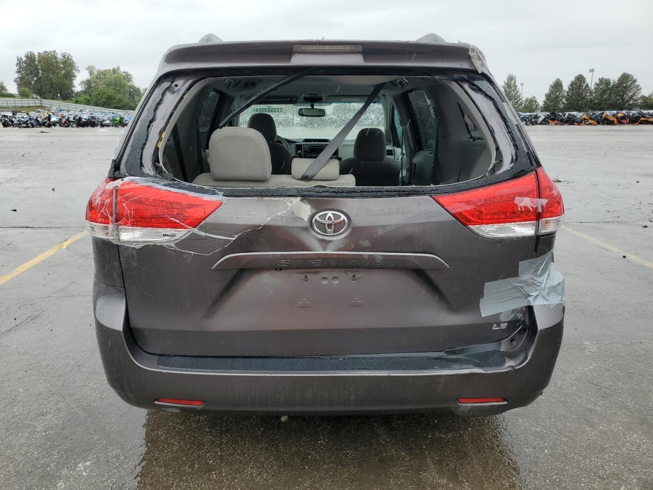 2011 Toyota Sienna VIN 5TDKK3DC0BS085964 Copart auction photo, front end / rear end damage thumbnail 6